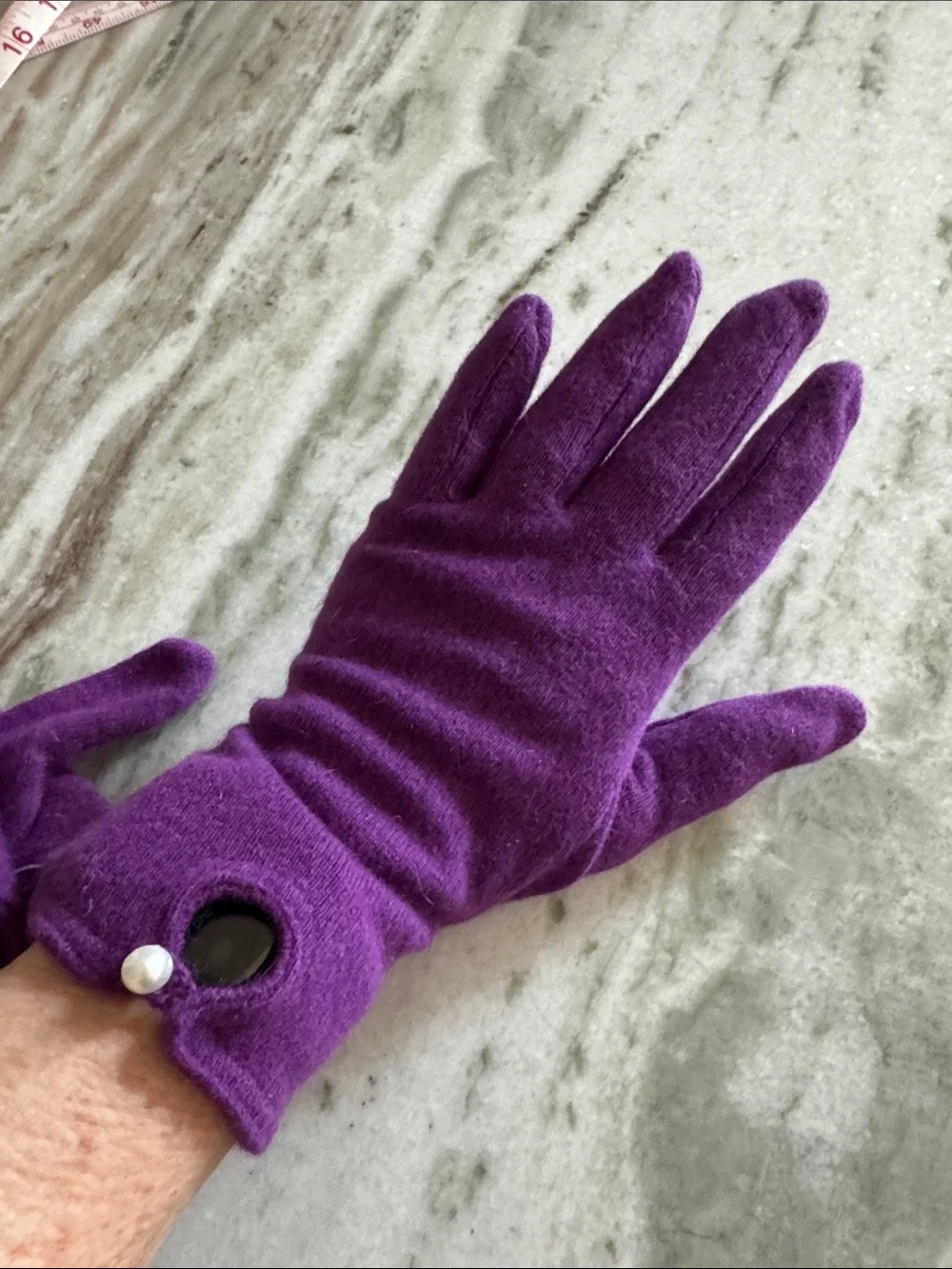 Banana Republic Deep Purple Lambs Wool Blend Gloves